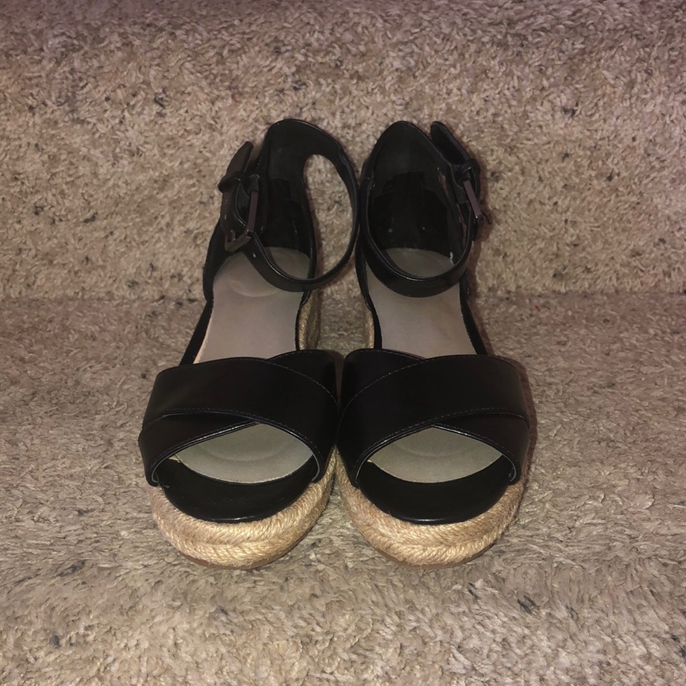 Sandals - Picture 2 of 3
